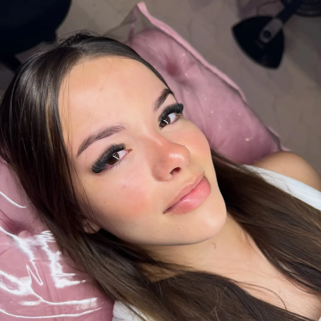 Resultado de extensão de cílios estilo Egípcio, Nicolle Fernanda